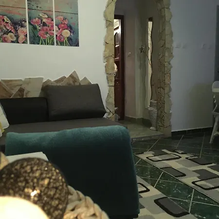 Harka Vendeghaz Apartment *